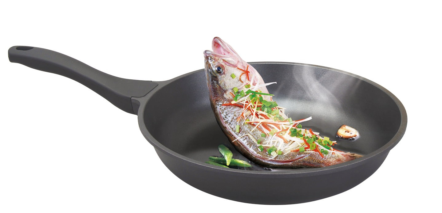 Why a Cast Iron Wok is a Better Alternative: Pros and Cons